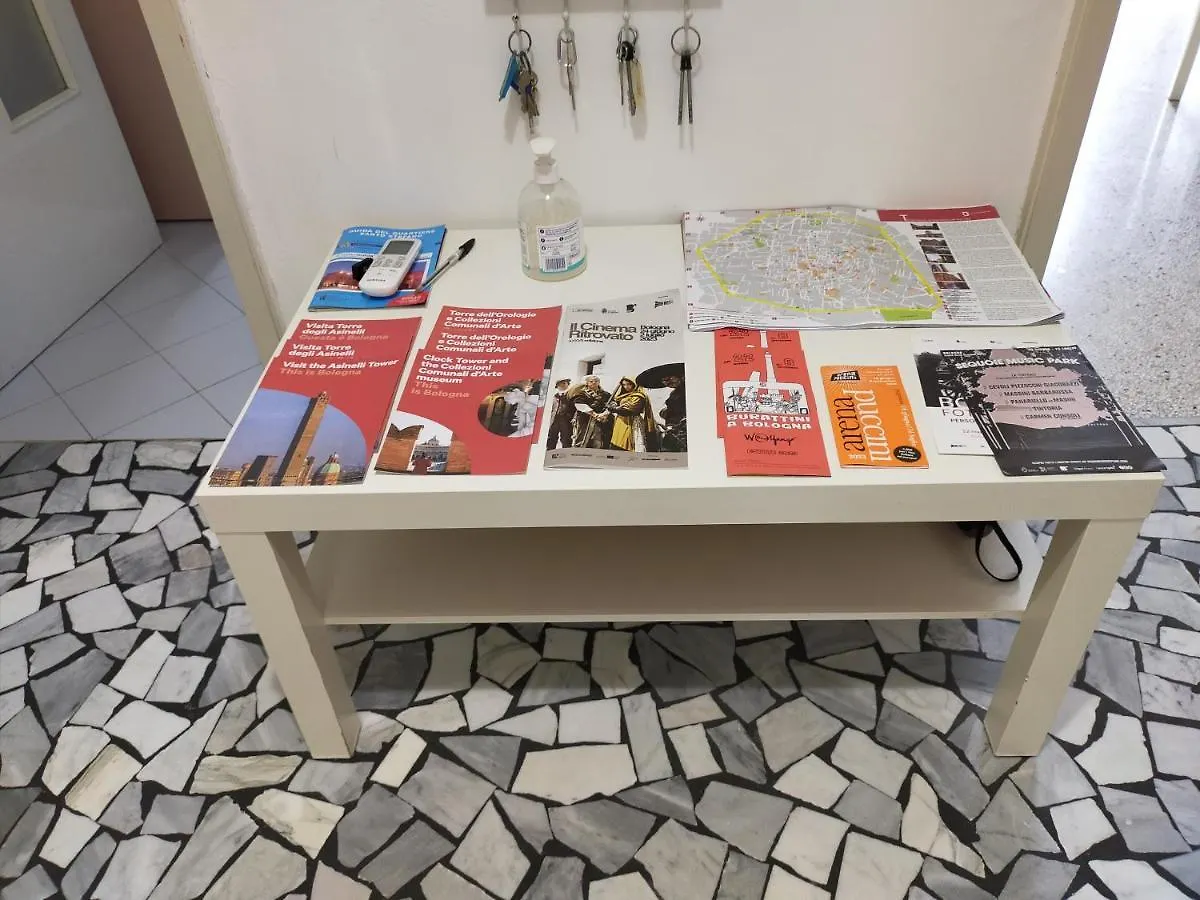 ゲストハウス B & B Via Borgo Di San Pietro ボローニャ